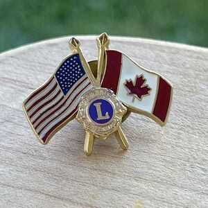 Lion Club Lapel Pin USA Flag & Canadian Flag Canada 3/4"‎